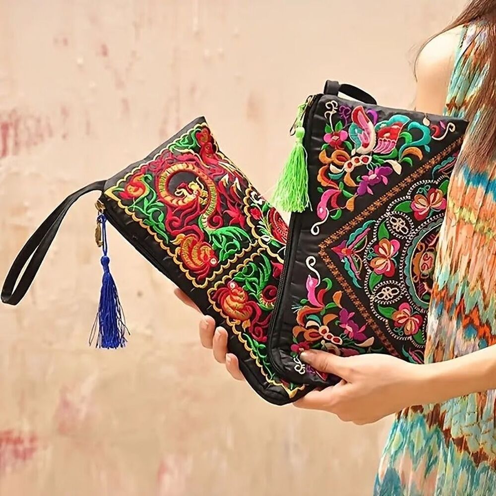 Vintage Pattern Women's Indian Print Blue Clutch Wristlet